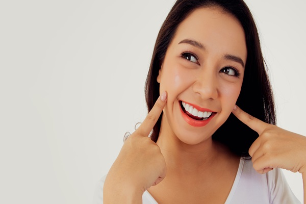 Options For A Smile Makeover For Stained Teeth